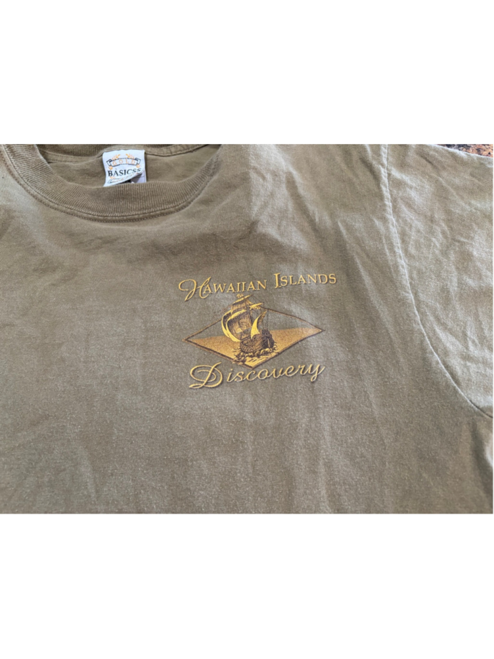 Hawaiian Islands Discovery Map Graphic Tee - Picture 4 of 5